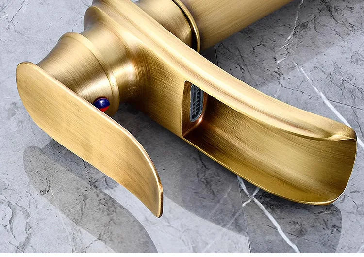 Luxury European-Style Antique Copper Waterfall Basin Faucet Home Bathroom Vanity Basin Hot & Cold Water Faucet